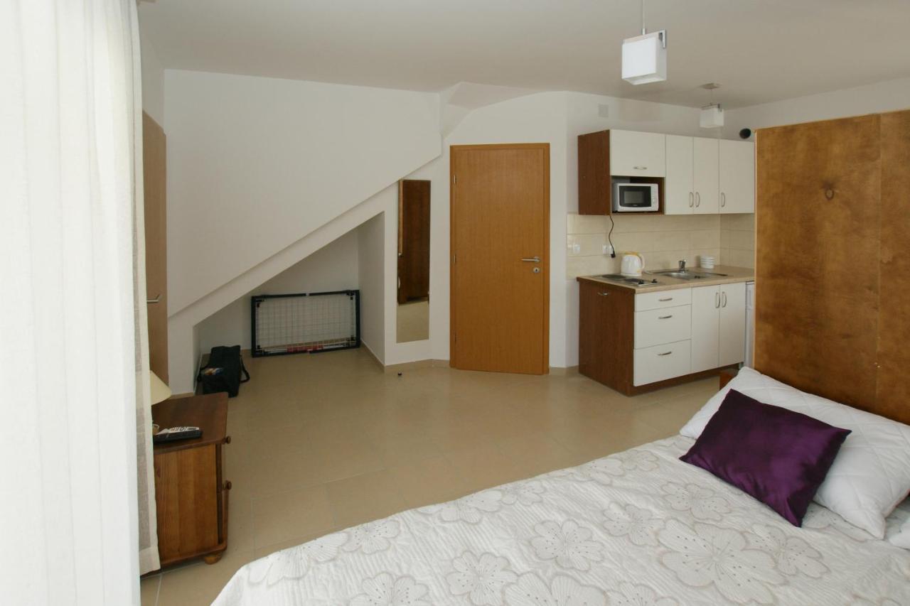 Apartment Trio *