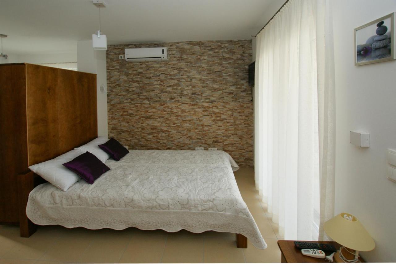 Trio Apartment