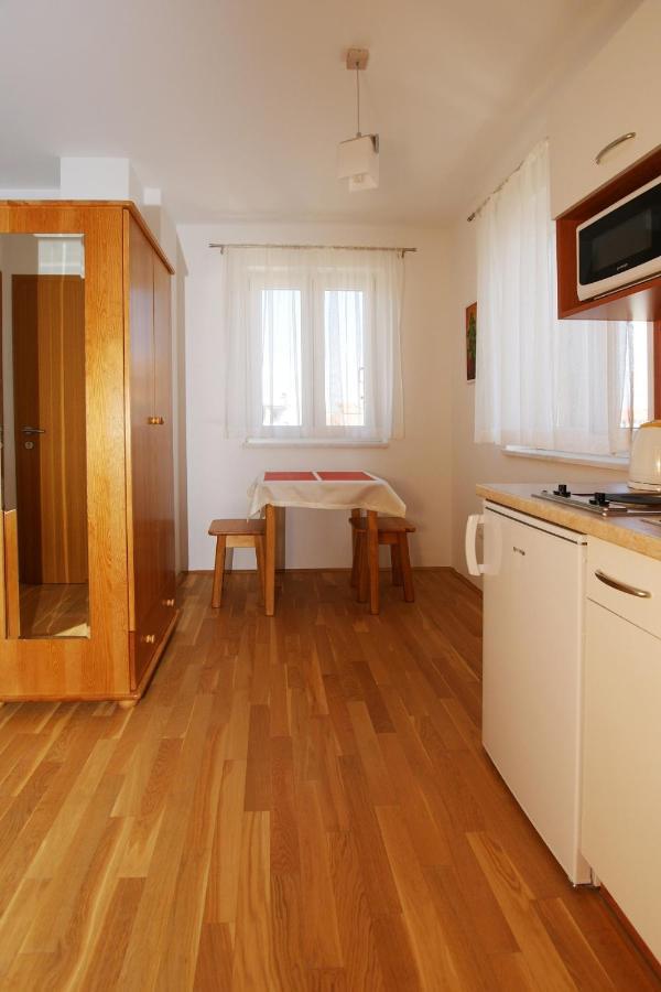 Trio Apartment *