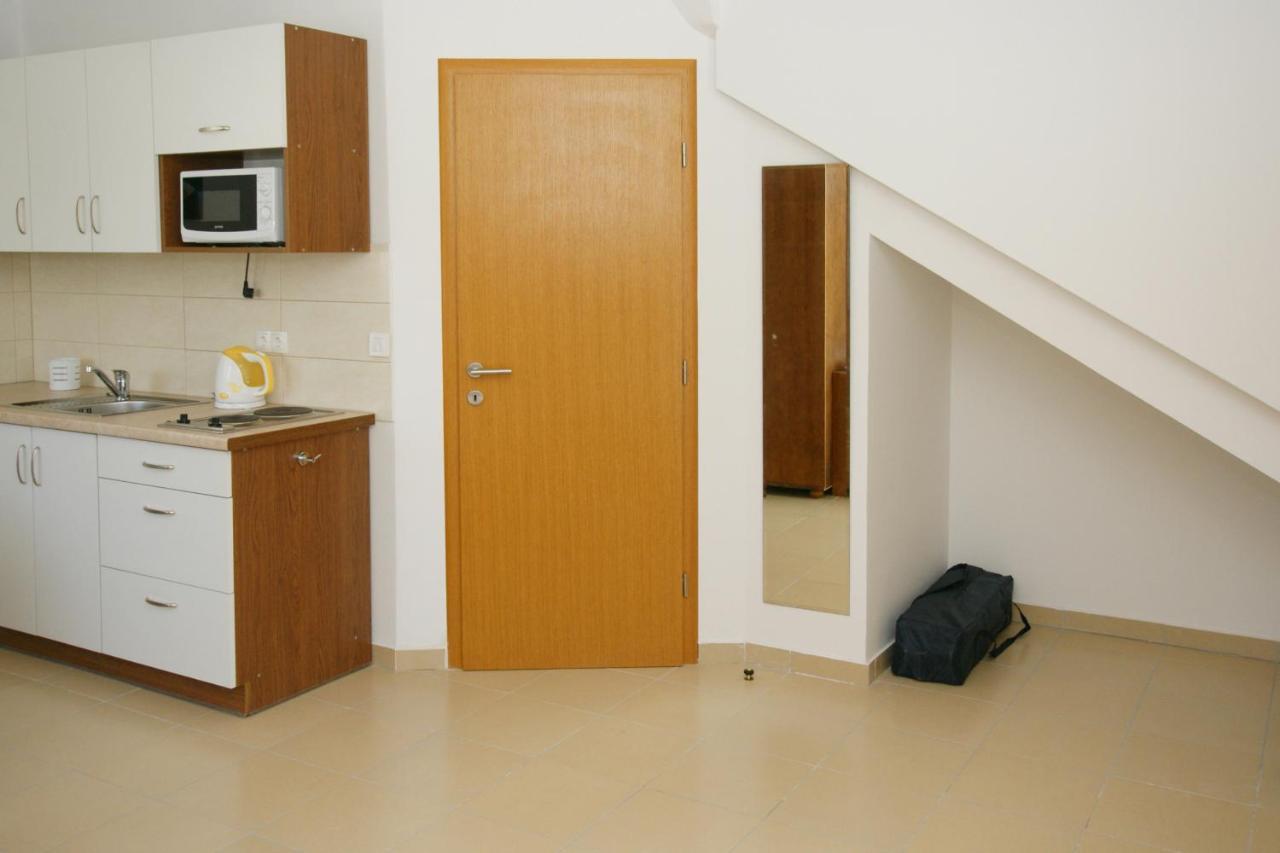 Trio Apartment
